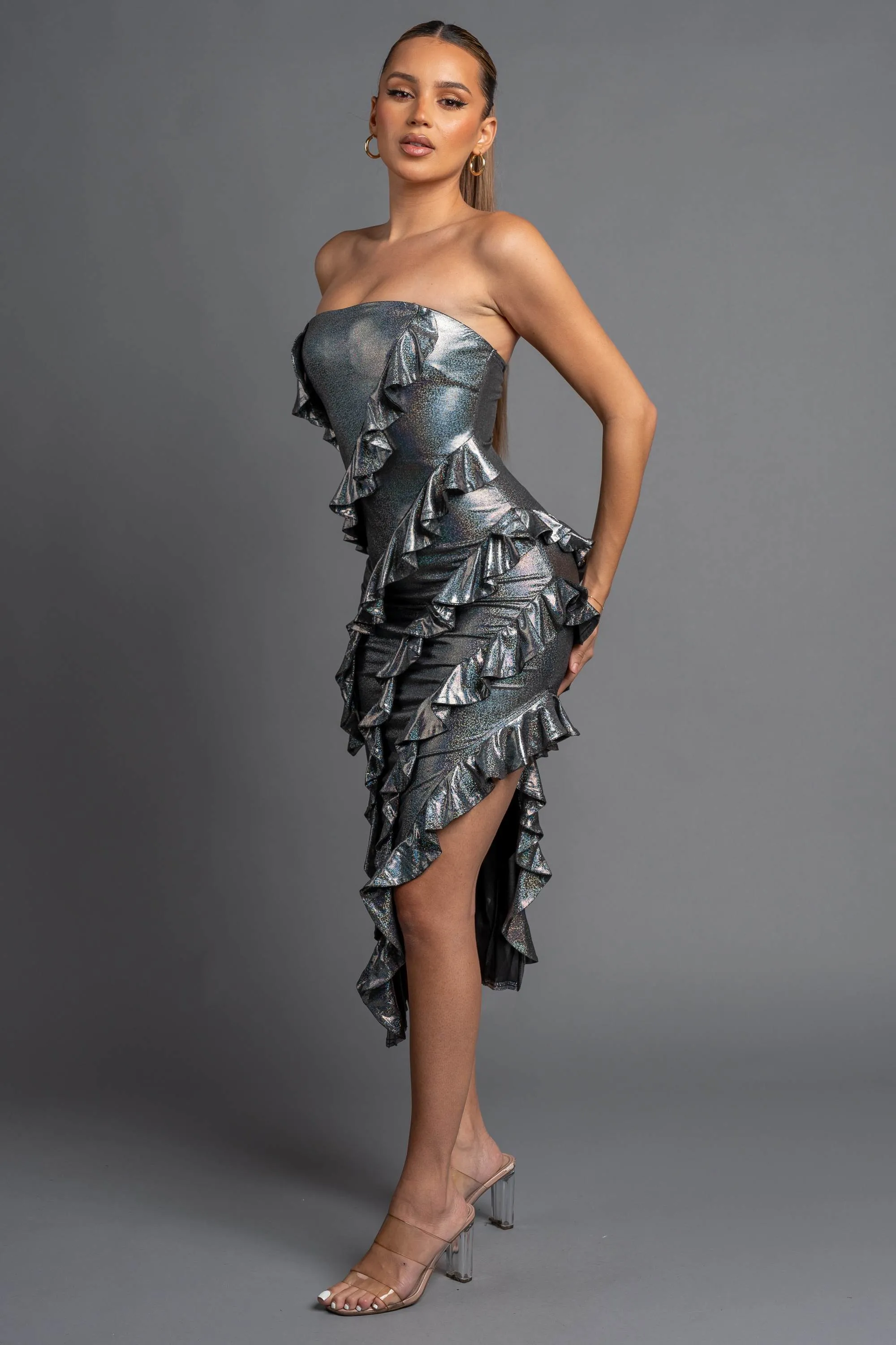 FOILED METALLIC RUFFLED TIERED SLITTED MIDI DRESS