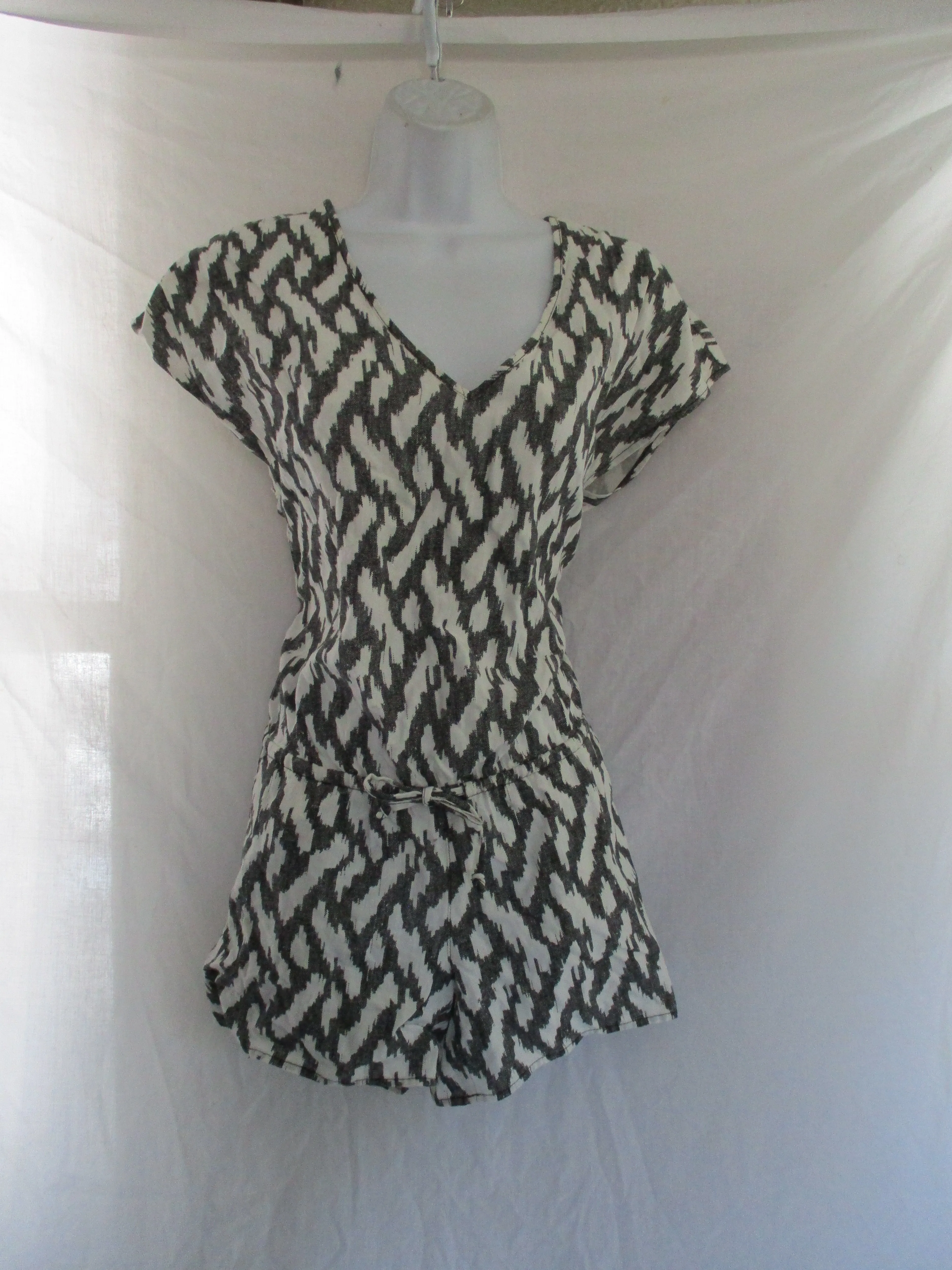 NWT NEW J. CREW Romper Short Set Cute XXS One Piece WHITE BLACK ZIGZAG
